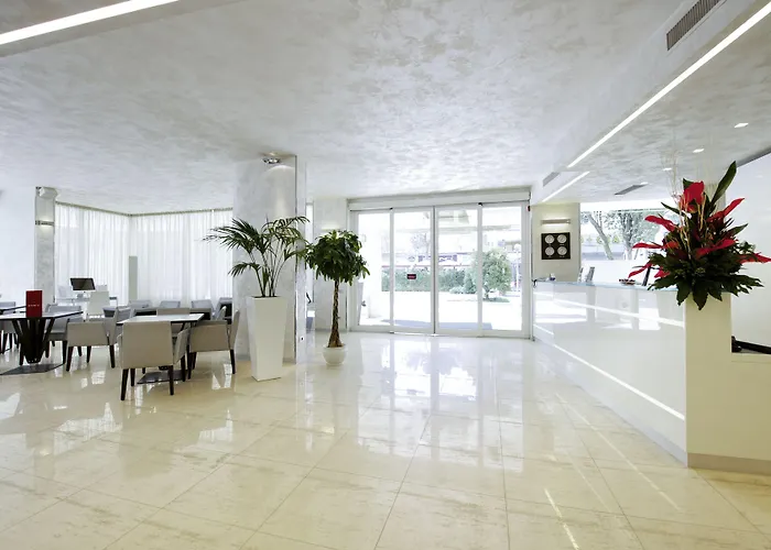 فندق Mercure Artis 4*