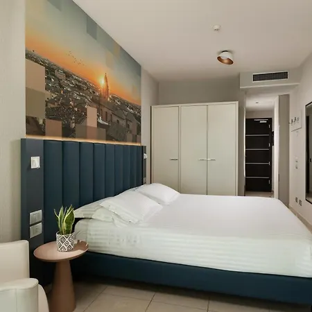 Mercure Artis מלון