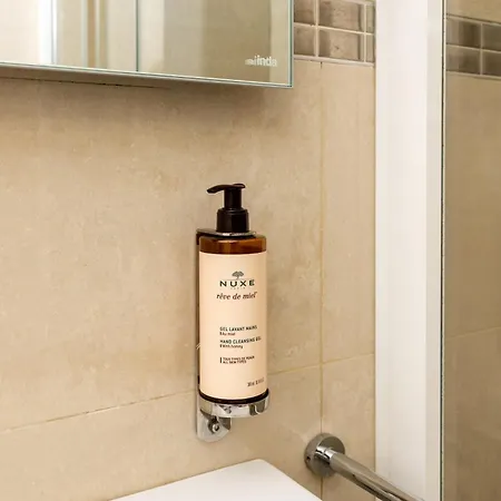 מלון Mercure Artis 4*