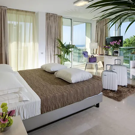 Szálloda Mercure Artis Rimini