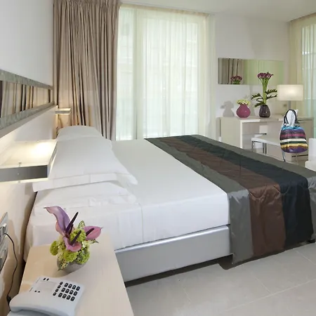 メルキュール アルティス ホテル 4*