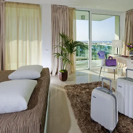 Mercure Artis