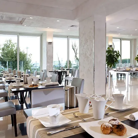 Mercure Artis מלון 4*