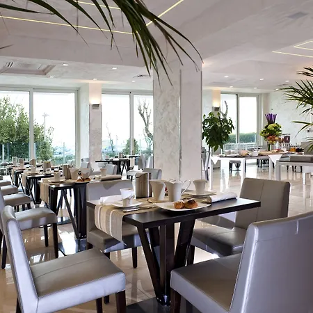 Отель Mercure Artis