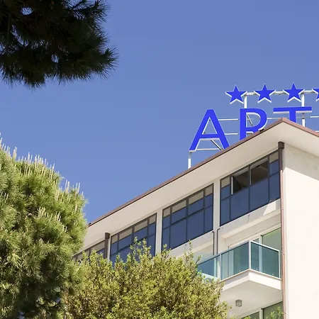 מלון Mercure Artis