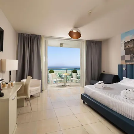 Mercure Artis מלון 4*