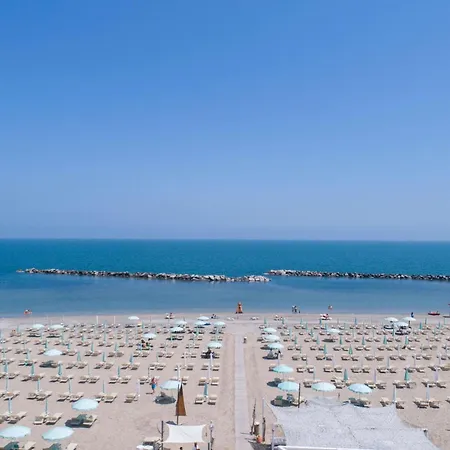 Отель Mercure Artis