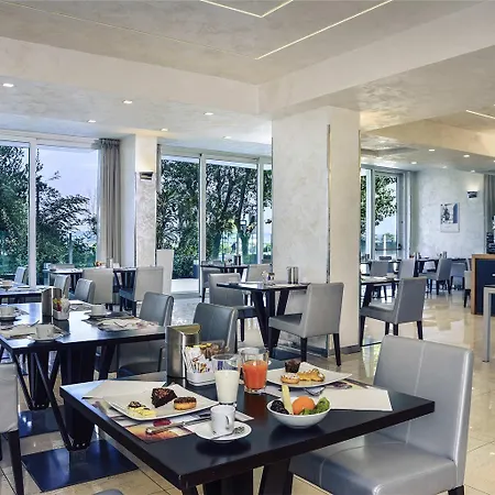 Mercure Artis 4*