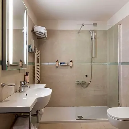 Mercure Artis فندق