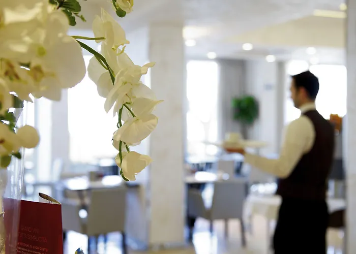 Mercure Artis 4* Римини