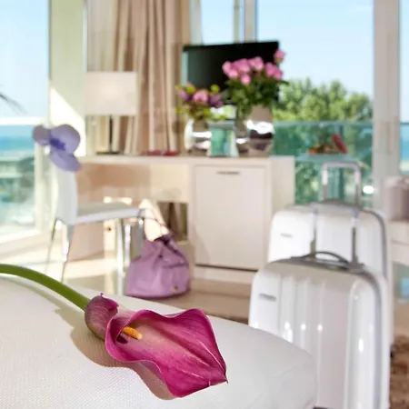 Mercure Artis 4* ريميني