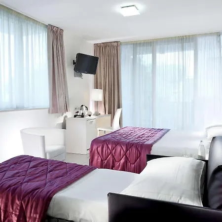 Mercure Artis 4* ريميني