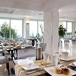 Mercure Artis Hotel 4*